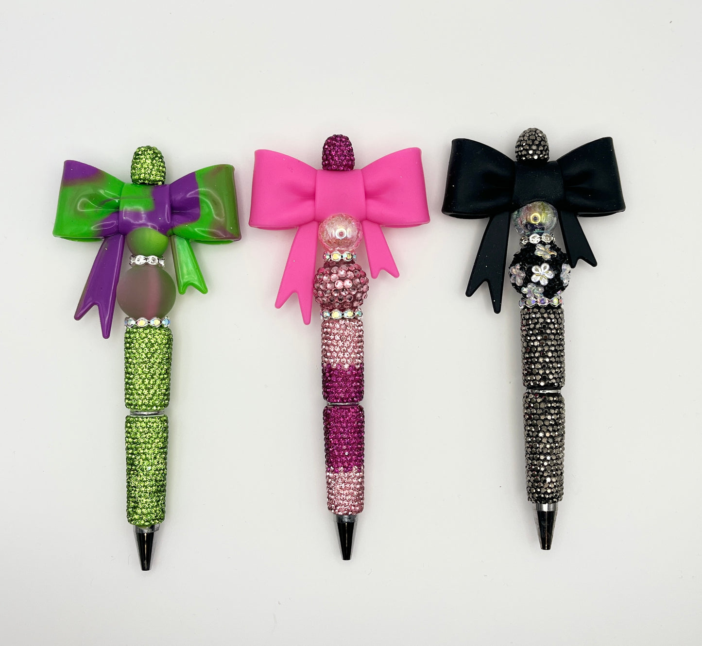 Bow beaded pen